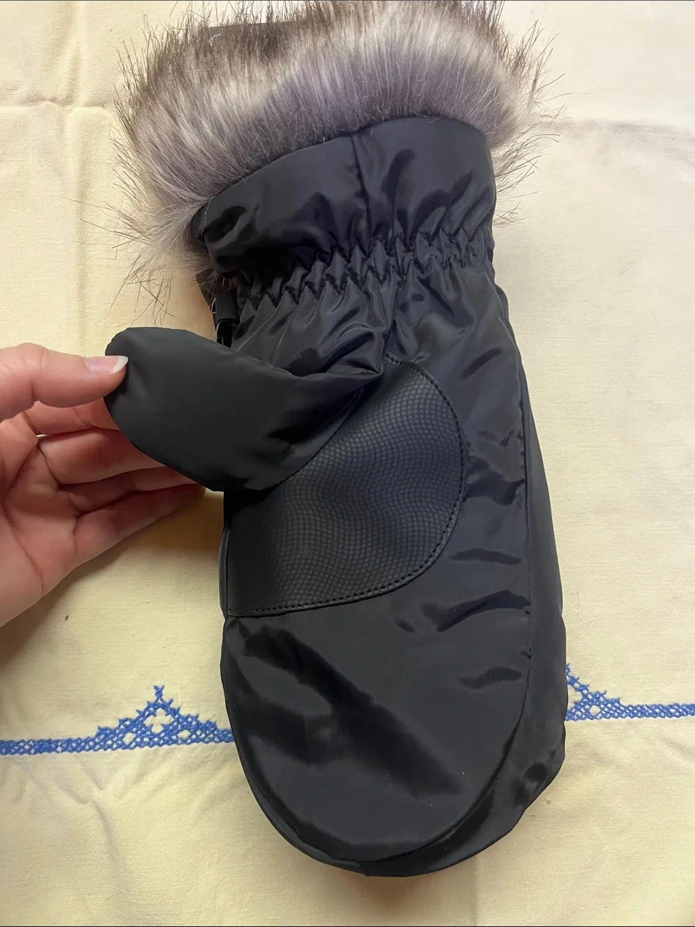 Eddie Bauer Black Lodge Down Mittens